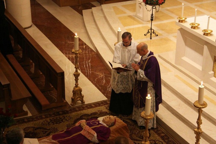 Misas funeral por el Prelado del Opus Dei